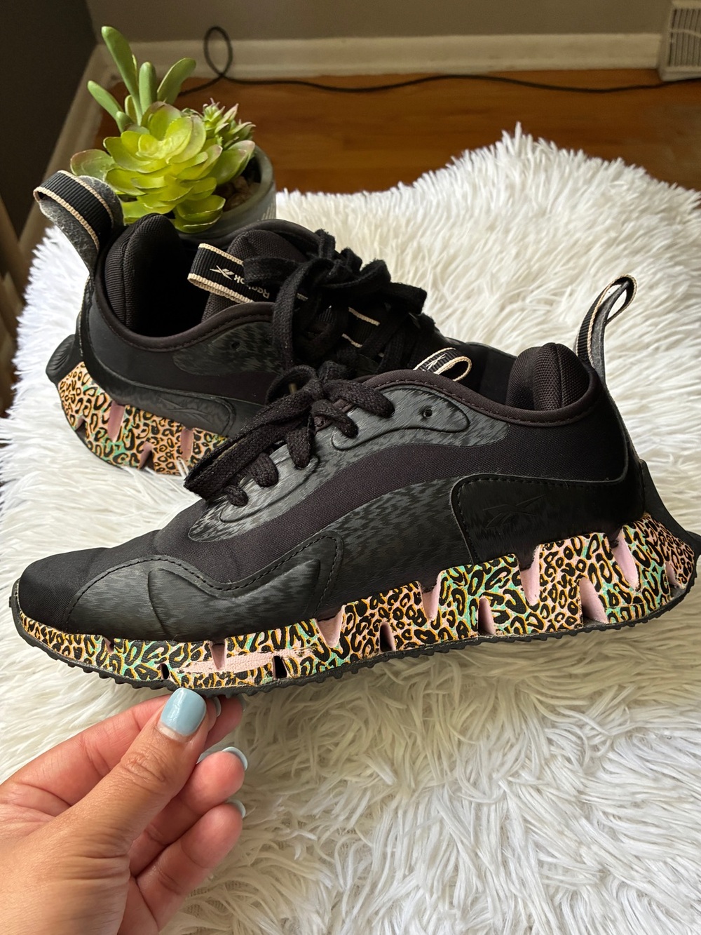 Reebok running shoes 🖤